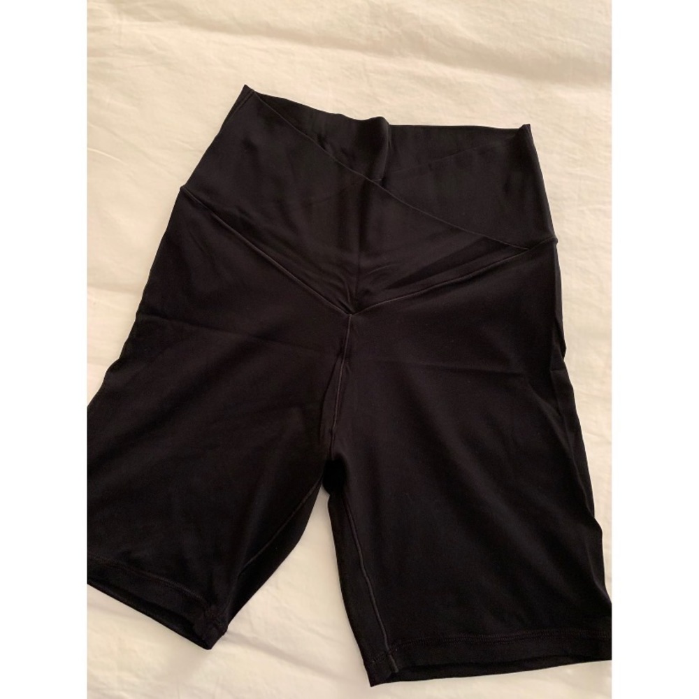 Offline by Aerie Real Me Crossover 7” Bike Short